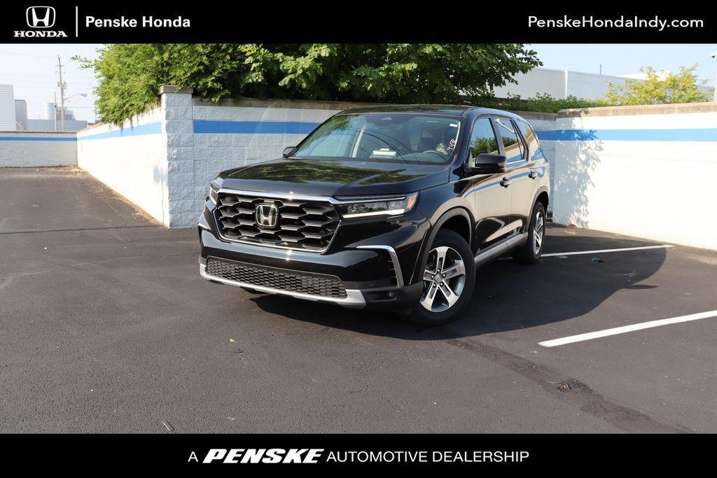 new 2025 Honda Pilot car, priced at $45,050