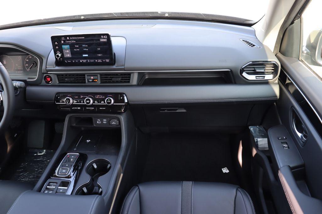 new 2025 Honda Pilot car, priced at $45,050