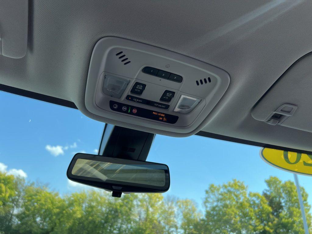 used 2020 Chevrolet Traverse car, priced at $22,495