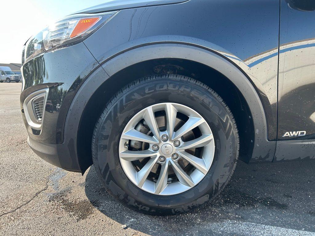 used 2016 Kia Sorento car, priced at $9,292