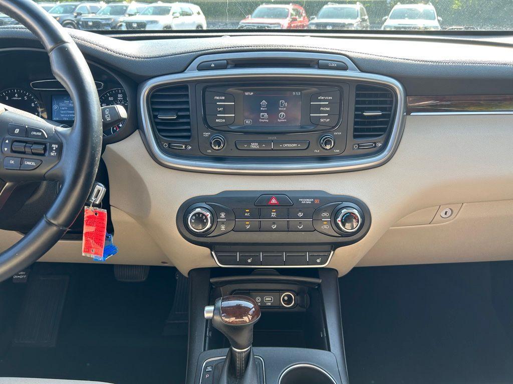 used 2016 Kia Sorento car, priced at $9,292