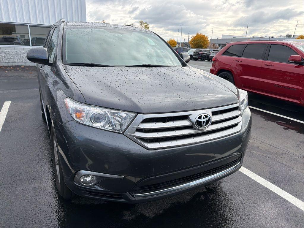 used 2013 Toyota Highlander car, priced at $17,491
