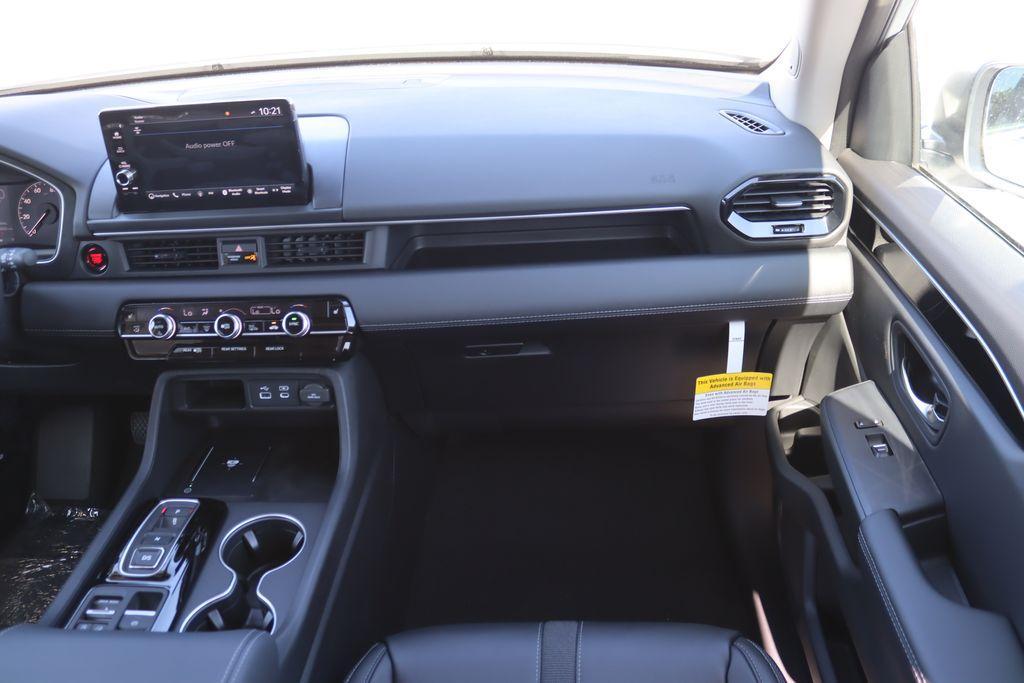 new 2025 Honda Pilot car, priced at $47,803