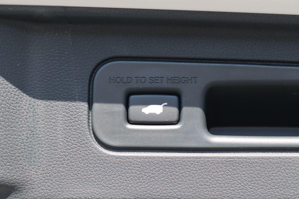 new 2025 Honda Pilot car, priced at $47,803