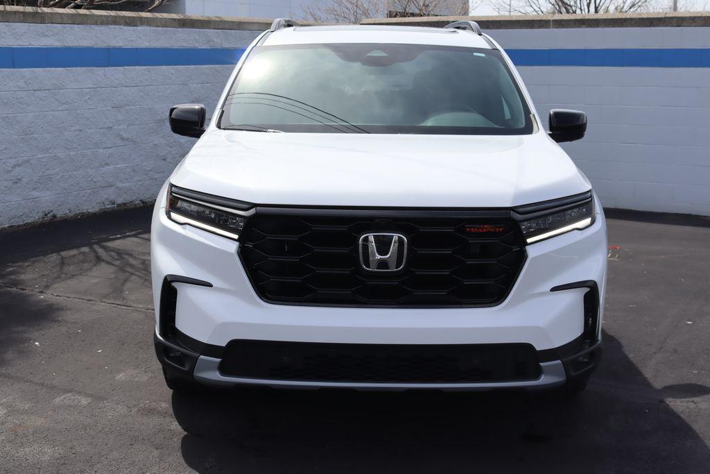 new 2025 Honda Pilot car, priced at $49,610