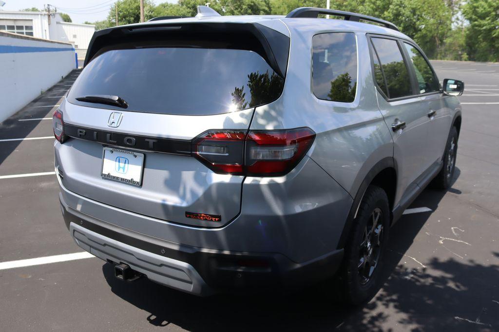 new 2025 Honda Pilot car, priced at $48,795