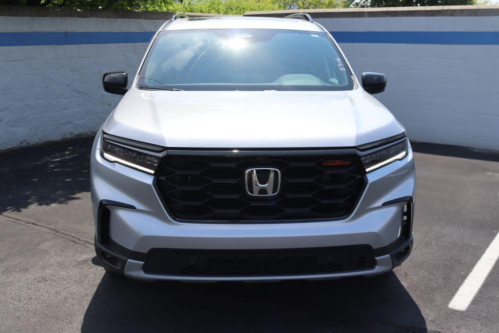 new 2025 Honda Pilot car, priced at $48,795