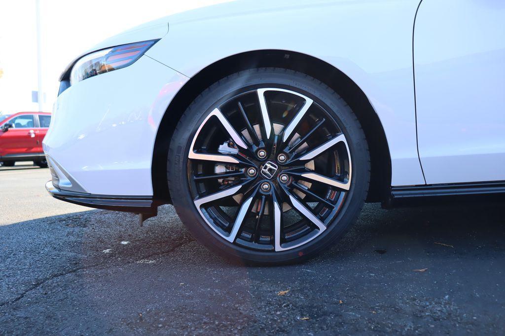 new 2025 Honda Accord Hybrid car, priced at $38,197