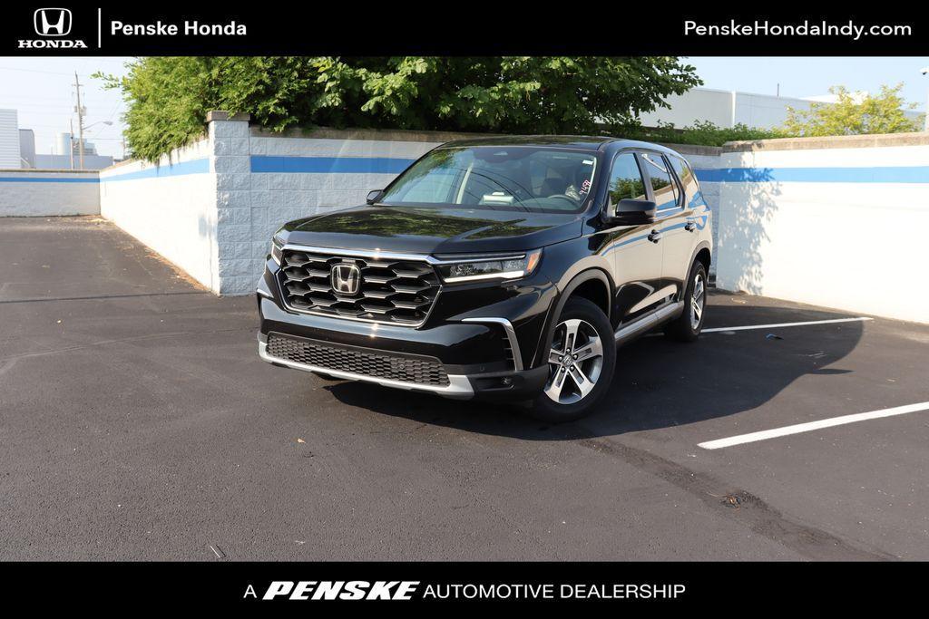 new 2025 Honda Pilot car, priced at $44,995