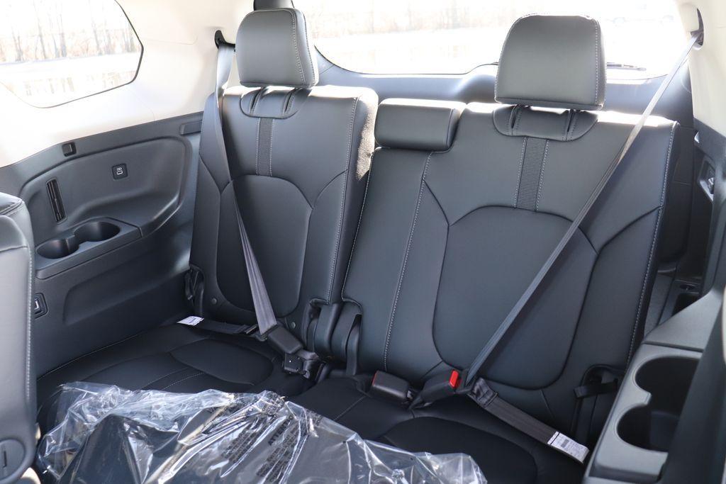 used 2025 Honda Pilot car, priced at $47,095