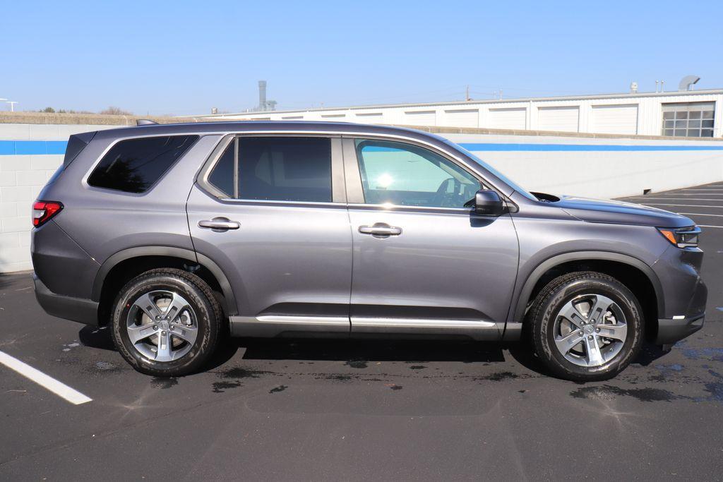 used 2025 Honda Pilot car, priced at $47,095