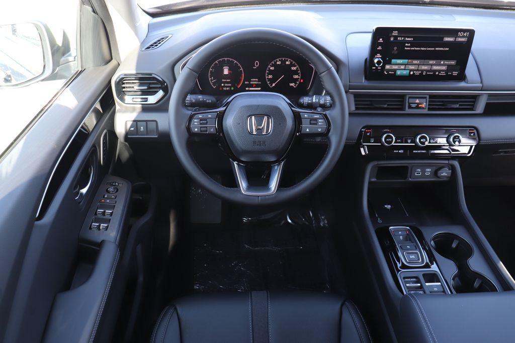used 2025 Honda Pilot car, priced at $47,095