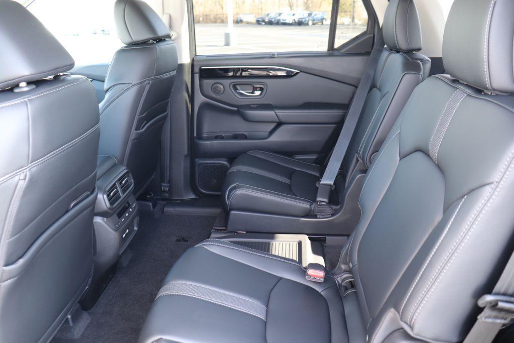 used 2025 Honda Pilot car, priced at $47,095