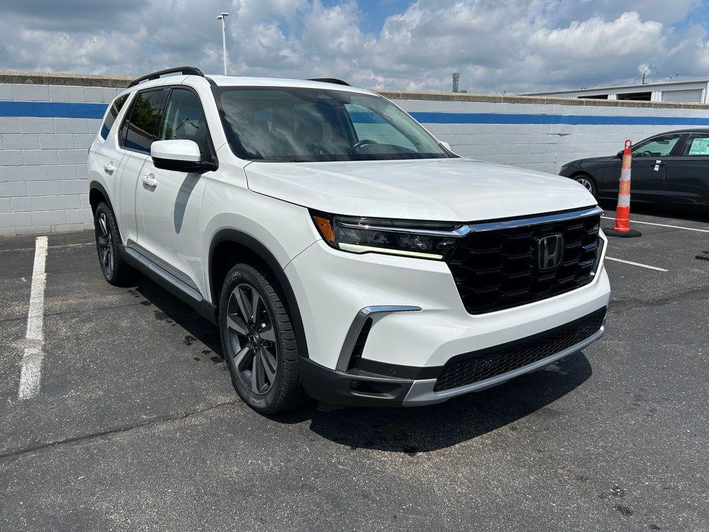 used 2023 Honda Pilot car, priced at $40,491