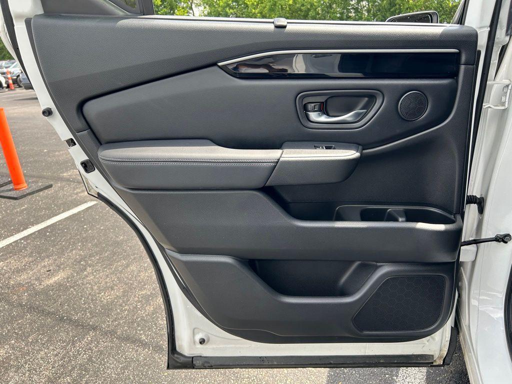 used 2023 Honda Pilot car, priced at $40,491