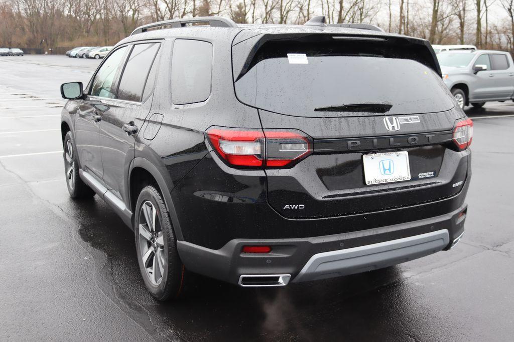 new 2025 Honda Pilot car, priced at $51,990
