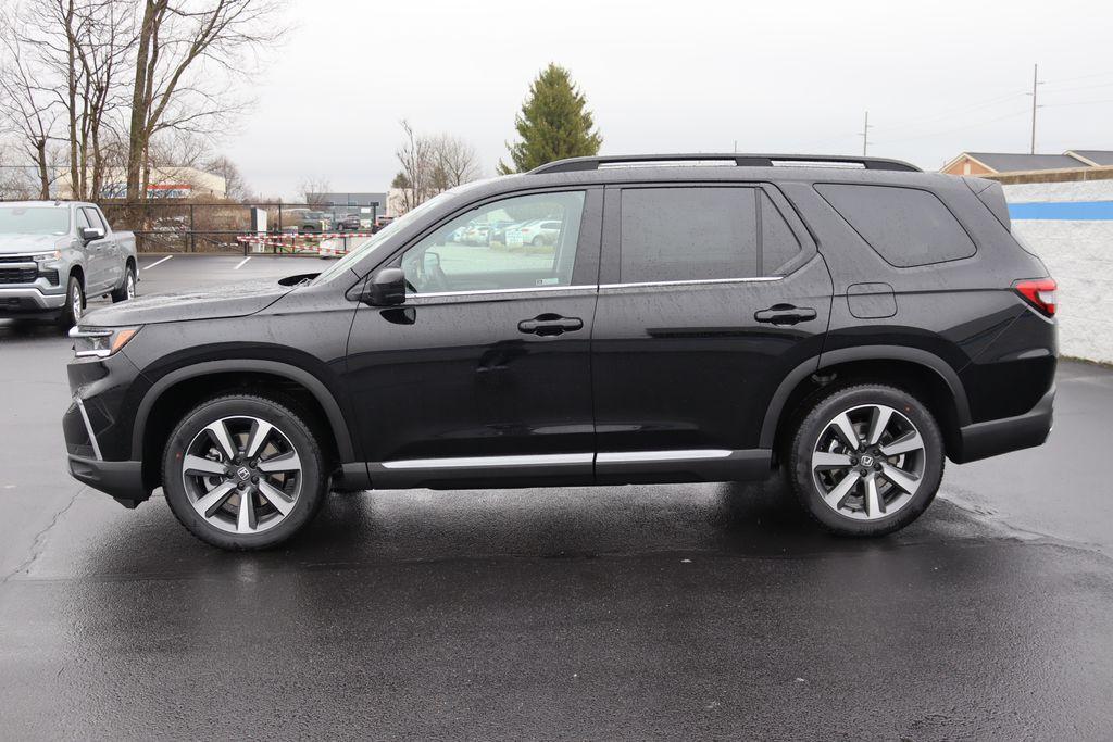 new 2025 Honda Pilot car, priced at $51,990