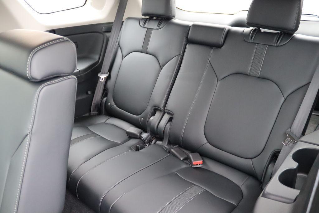 new 2025 Honda Pilot car, priced at $47,376