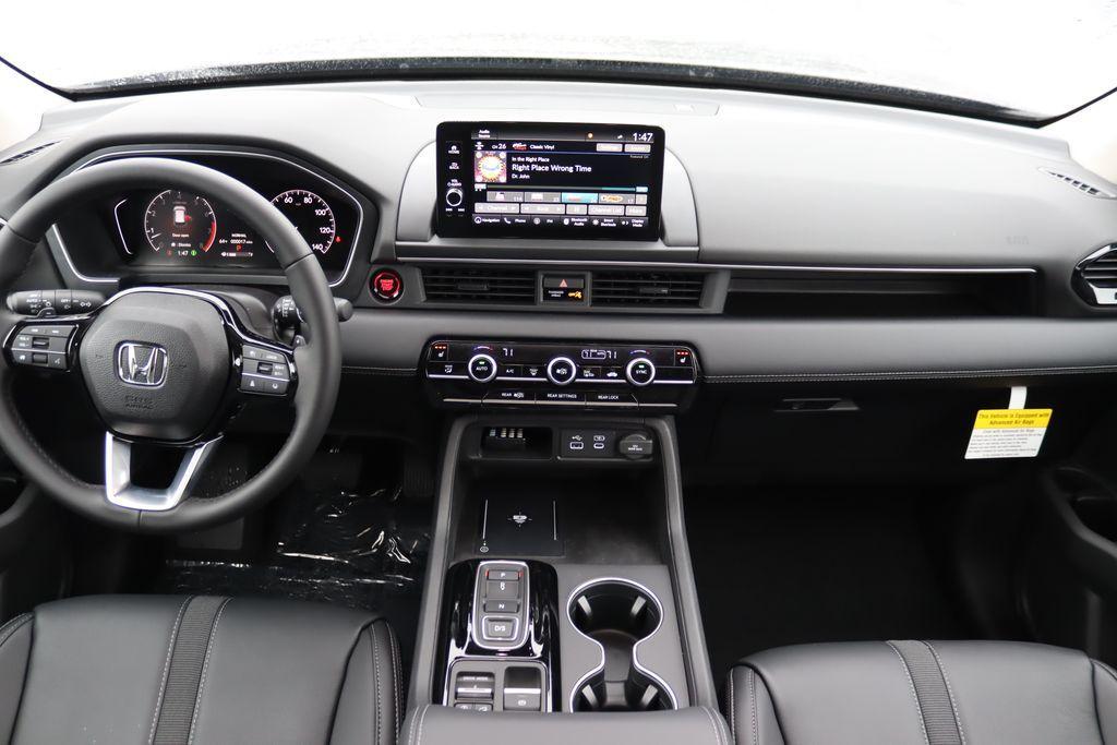 new 2025 Honda Pilot car, priced at $47,376