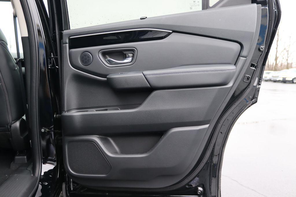 new 2025 Honda Pilot car, priced at $47,376