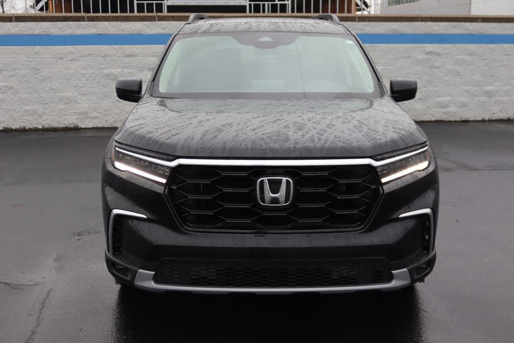 new 2025 Honda Pilot car, priced at $47,376
