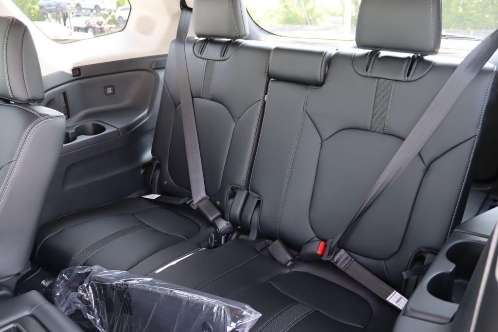 new 2025 Honda Pilot car, priced at $49,505