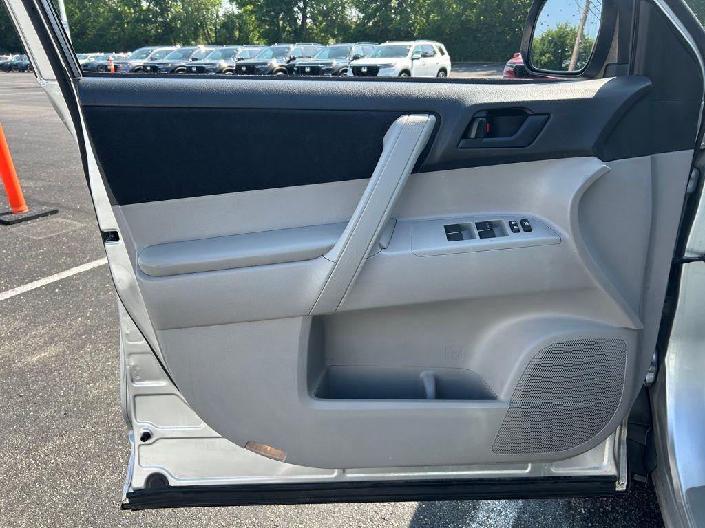 used 2012 Toyota Highlander car, priced at $9,792
