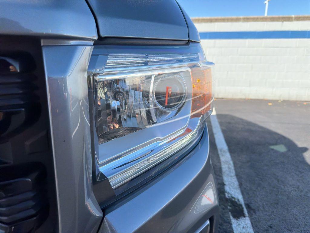 used 2022 GMC Canyon car, priced at $27,694