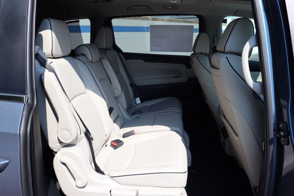 new 2026 Honda Odyssey car, priced at $45,433