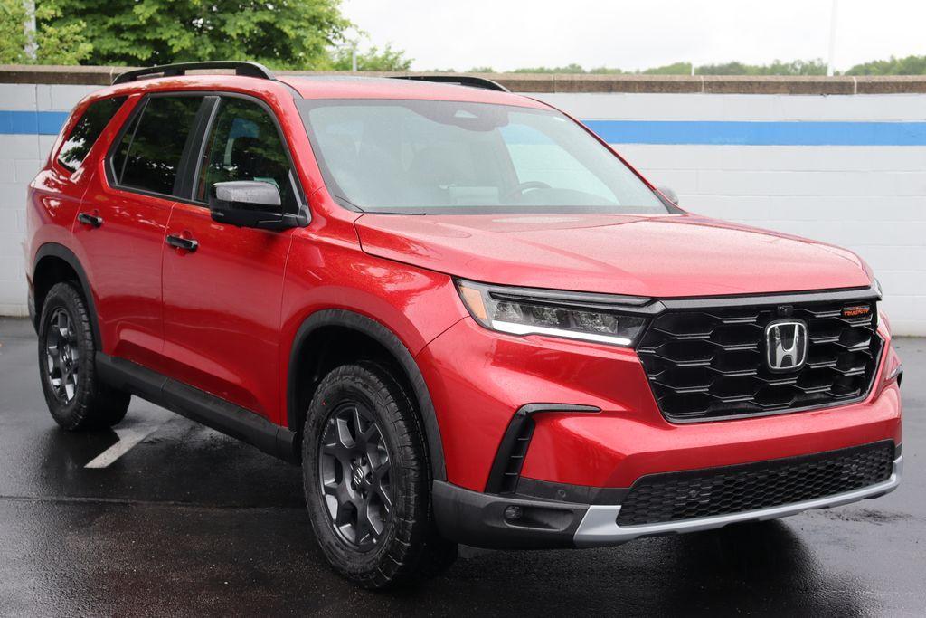 new 2025 Honda Pilot car, priced at $48,588
