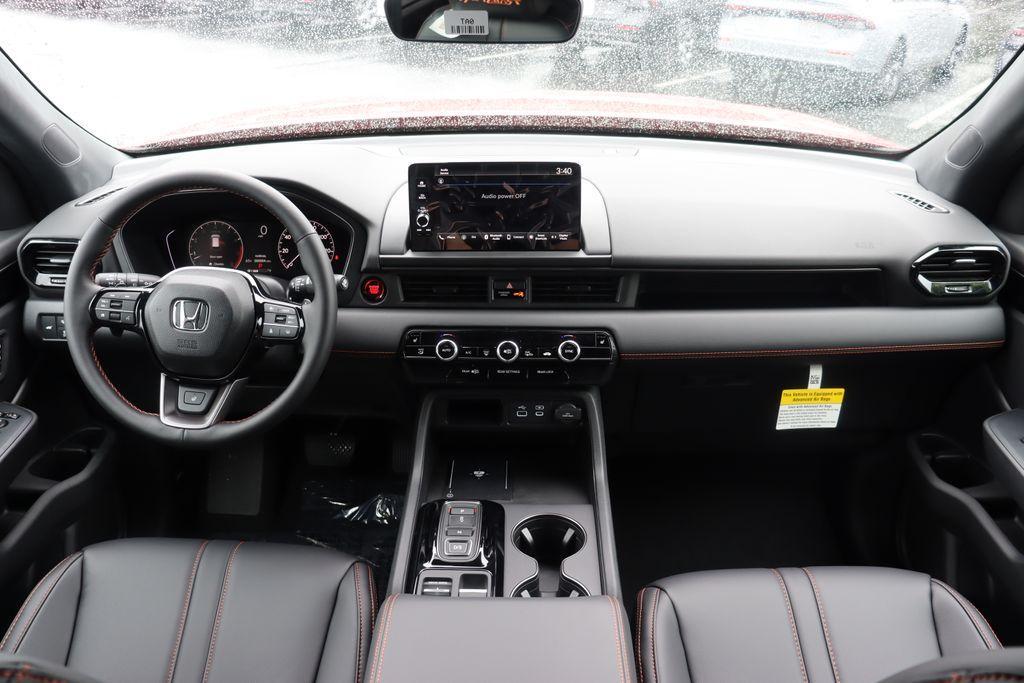 new 2025 Honda Pilot car, priced at $48,588