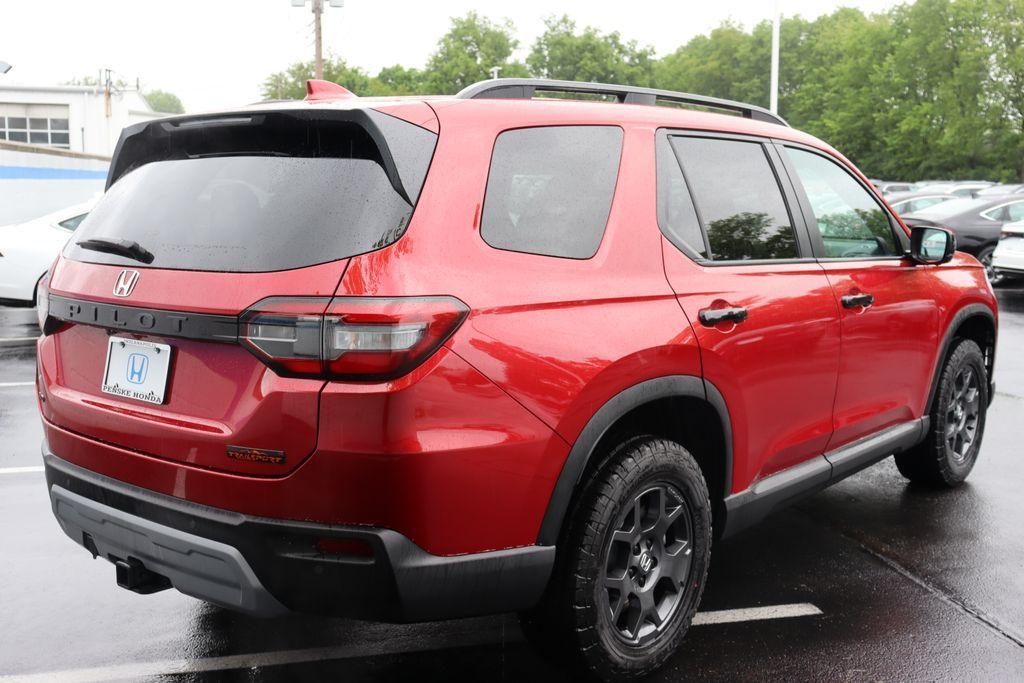 new 2025 Honda Pilot car, priced at $48,588