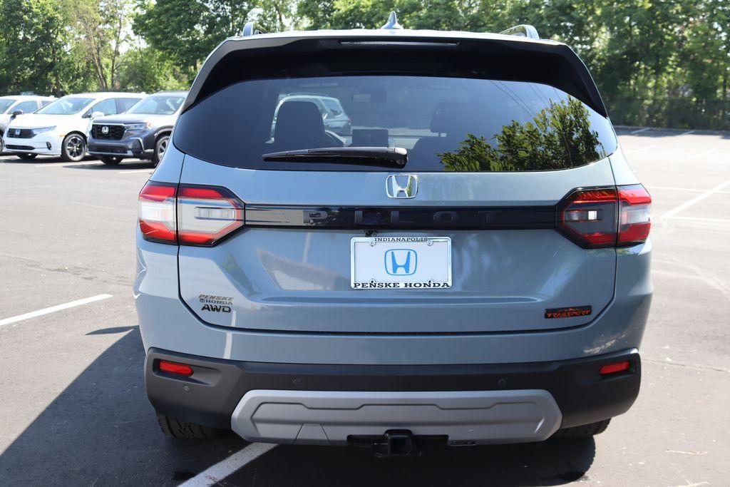 new 2025 Honda Pilot car, priced at $49,610