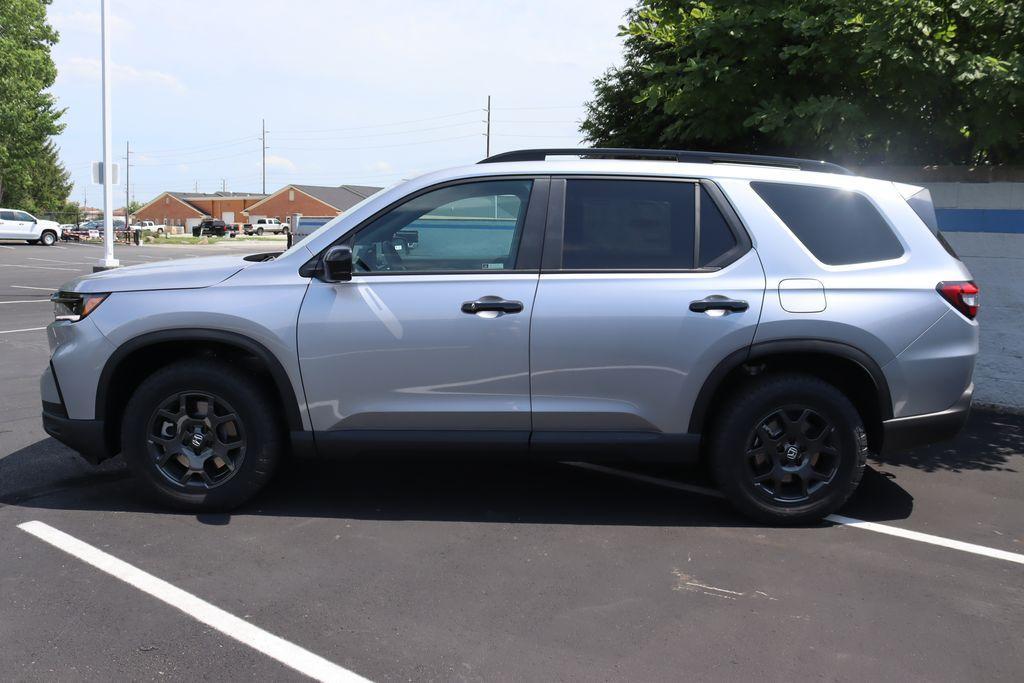 new 2025 Honda Pilot car, priced at $48,800