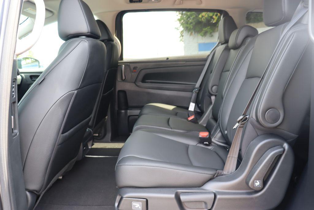 new 2025 Honda Odyssey car, priced at $42,670