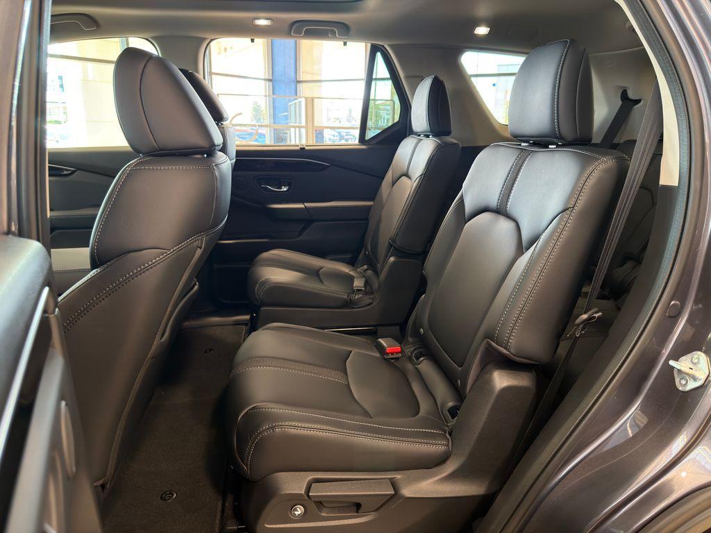 new 2025 Honda Pilot car, priced at $48,839