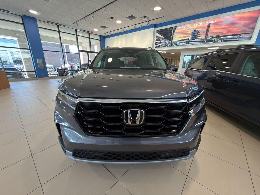 new 2025 Honda Pilot car, priced at $48,839