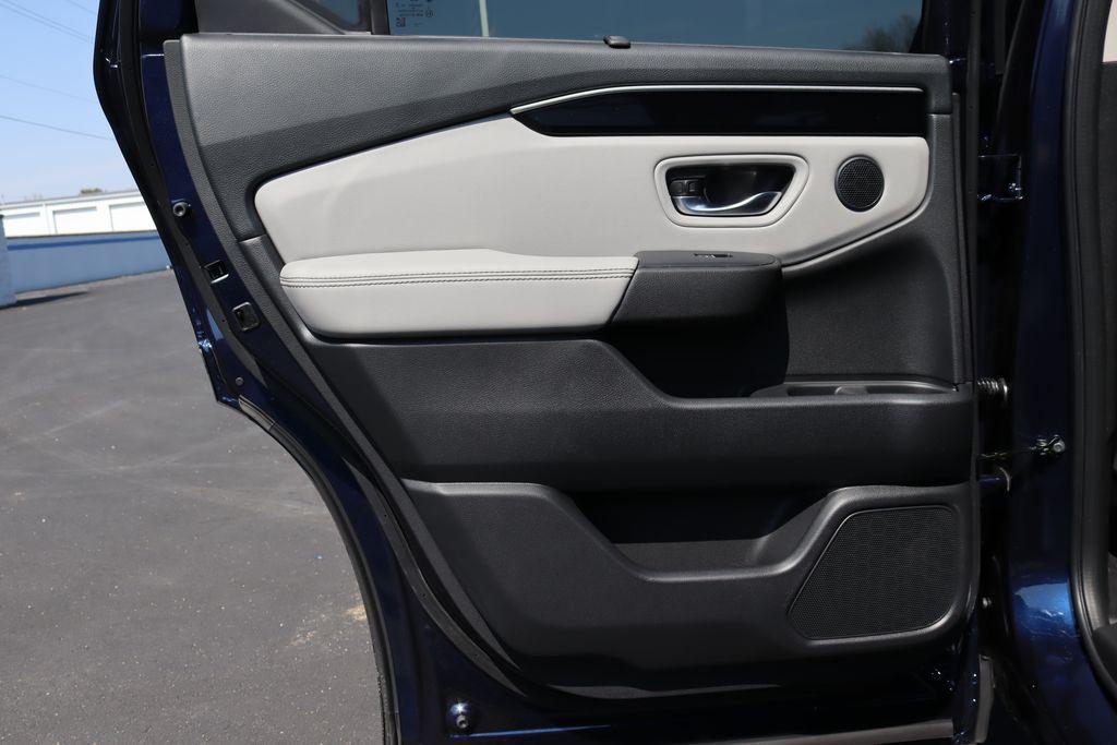 new 2025 Honda Pilot car, priced at $47,376