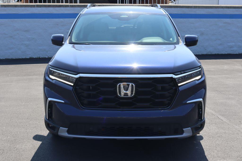 new 2025 Honda Pilot car, priced at $47,376
