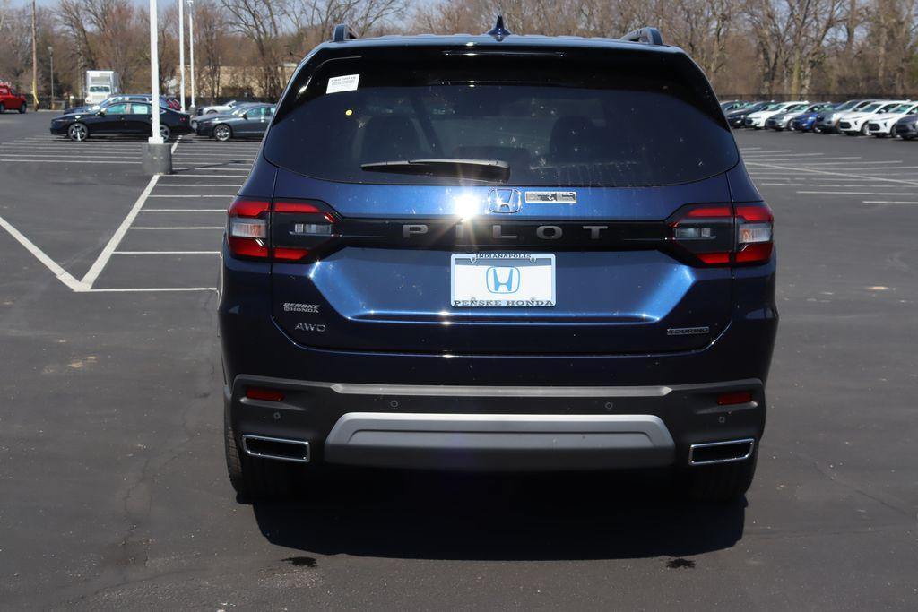 new 2025 Honda Pilot car, priced at $47,376