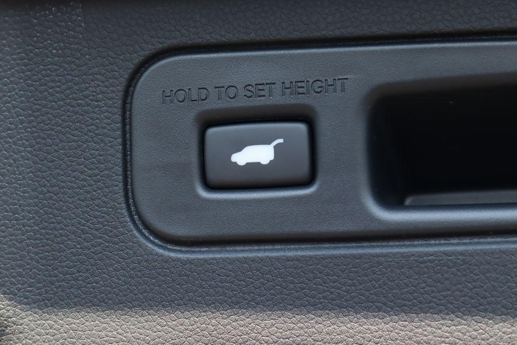 new 2025 Honda Pilot car, priced at $47,376