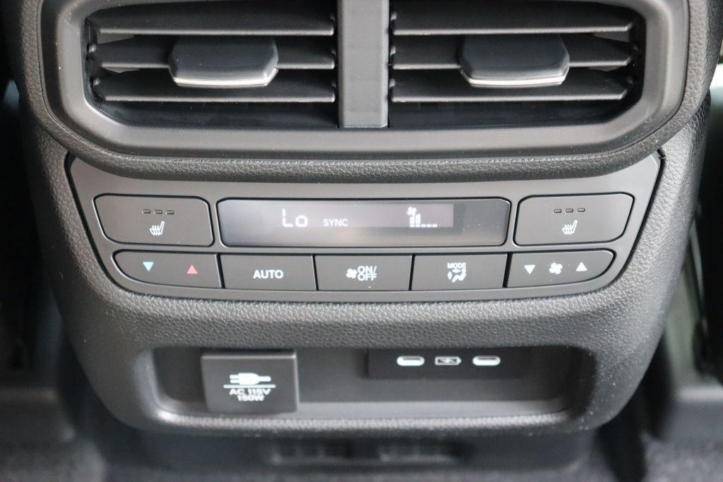 new 2025 Honda Pilot car, priced at $52,127