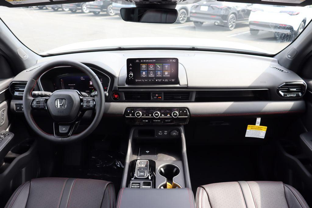 new 2025 Honda Pilot car, priced at $52,127