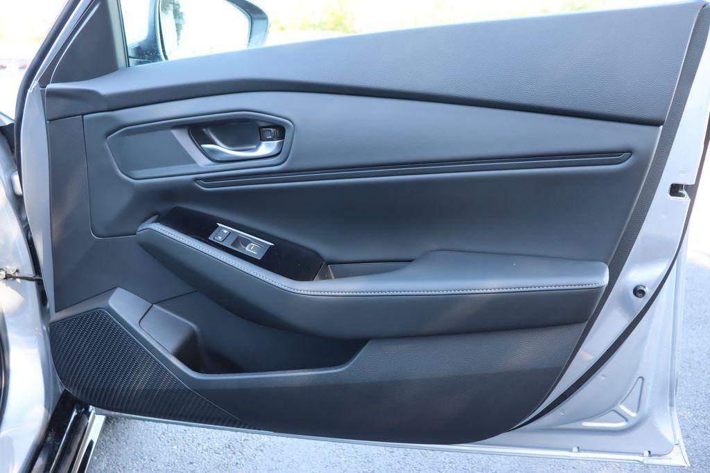 new 2025 Honda Accord Hybrid car, priced at $37,766