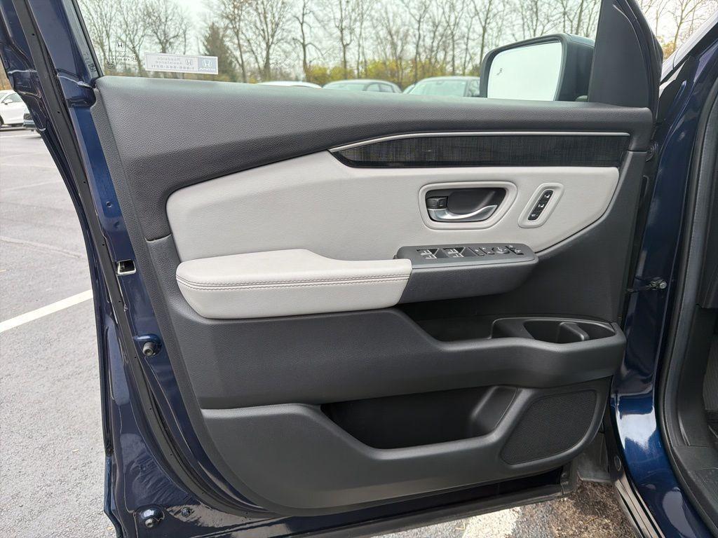used 2024 Honda Pilot car, priced at $45,491