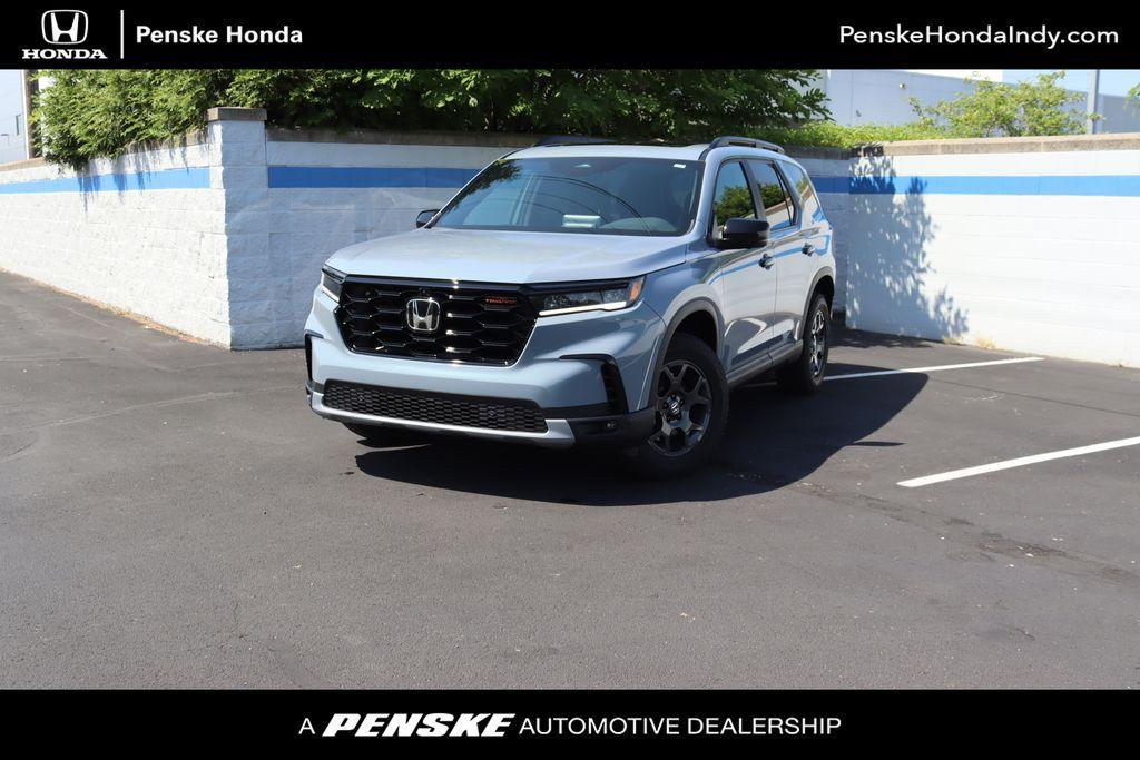 new 2025 Honda Pilot car, priced at $49,250