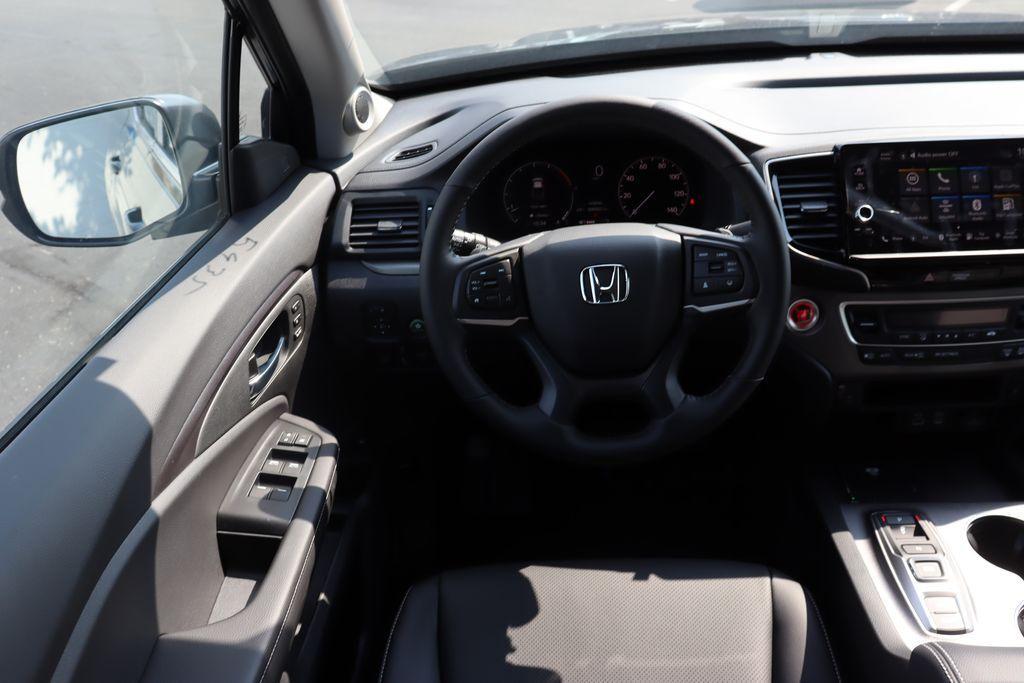 new 2025 Honda Ridgeline car