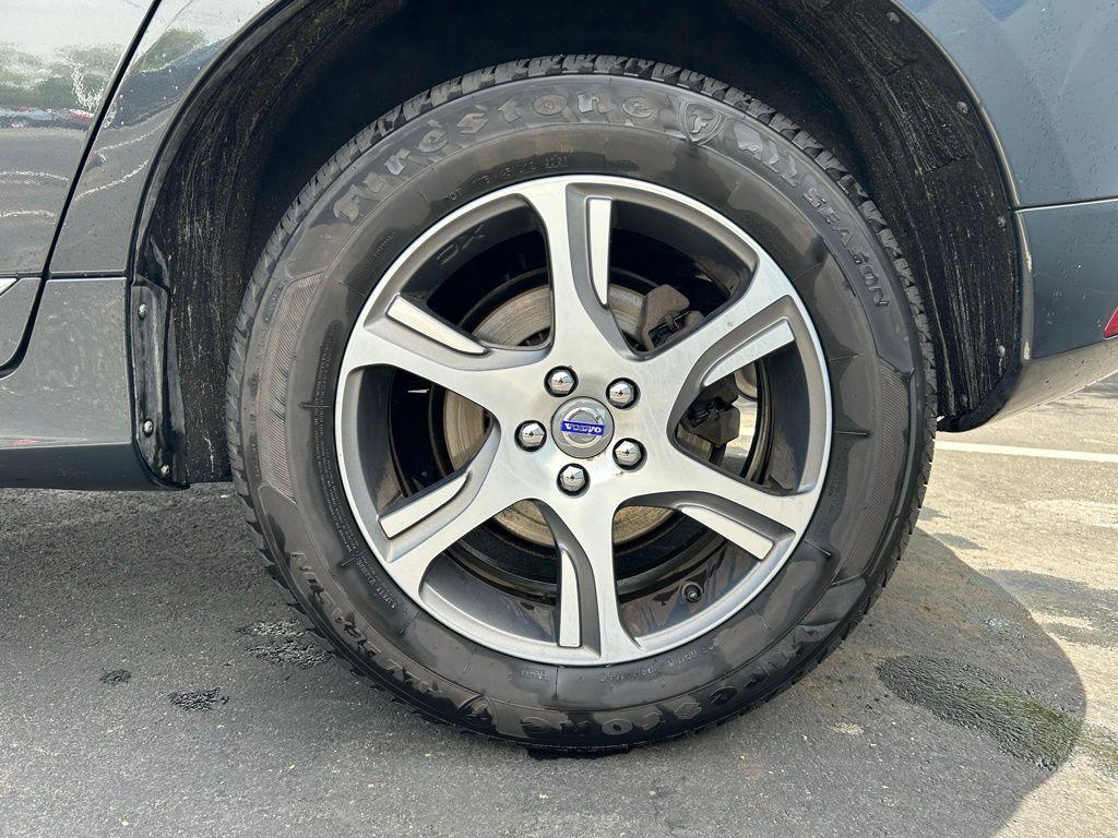 used 2015 Volvo XC60 car, priced at $14,991