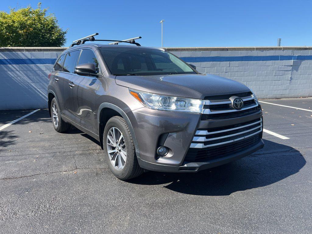 used 2018 Toyota Highlander car, priced at $24,994
