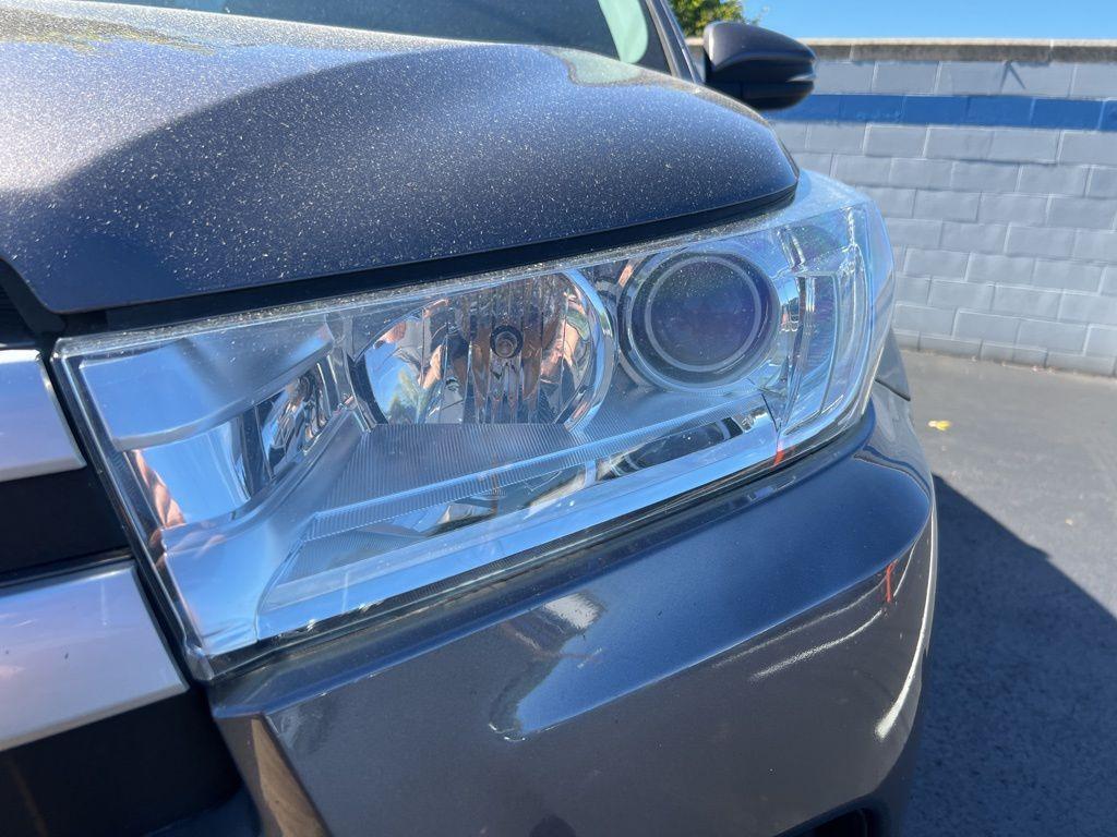 used 2018 Toyota Highlander car, priced at $24,994